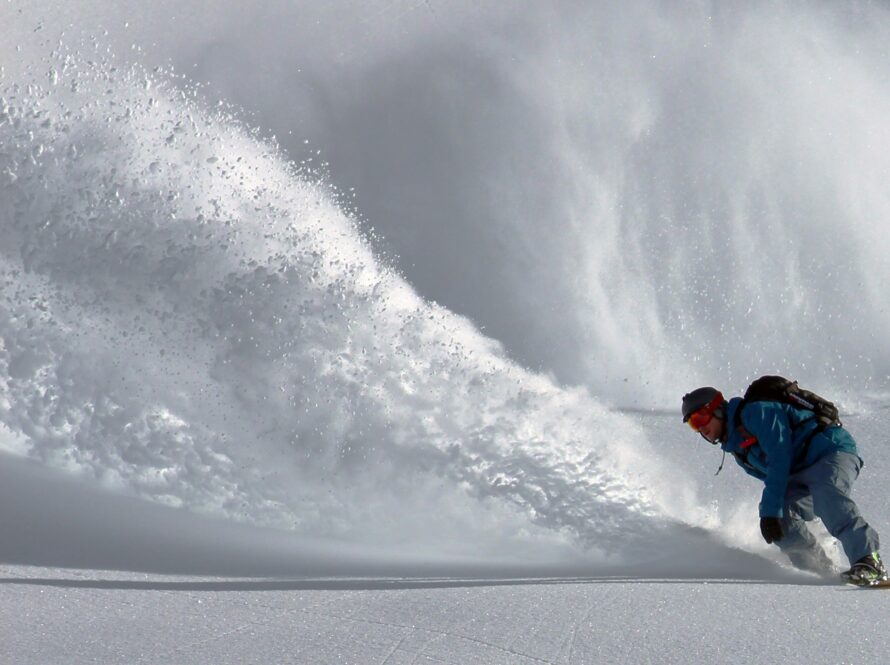 frozen-action-frames-mastering-winter-sports-photography-around-torontos-ski-slopes